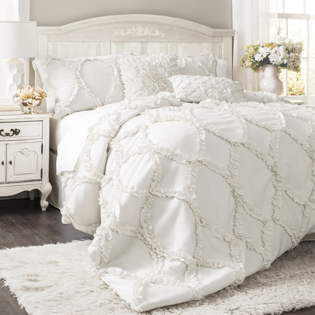 Avon 3 piece Comforter Set